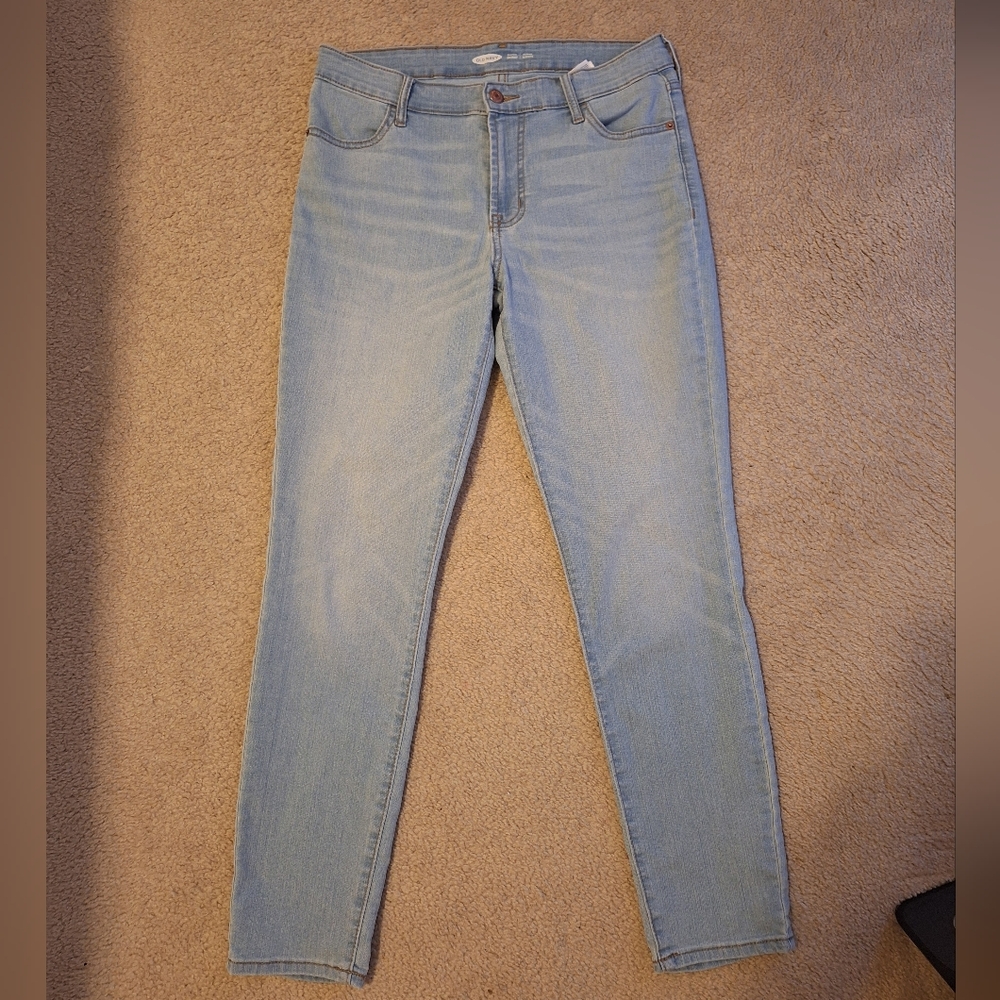 Old Navy Mid Rise Wow Super Skinny light wash Jeans for Women size 10